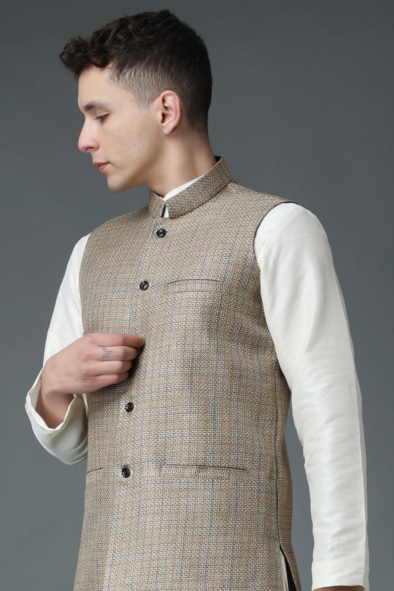 Ivory Festive Silk Vasket