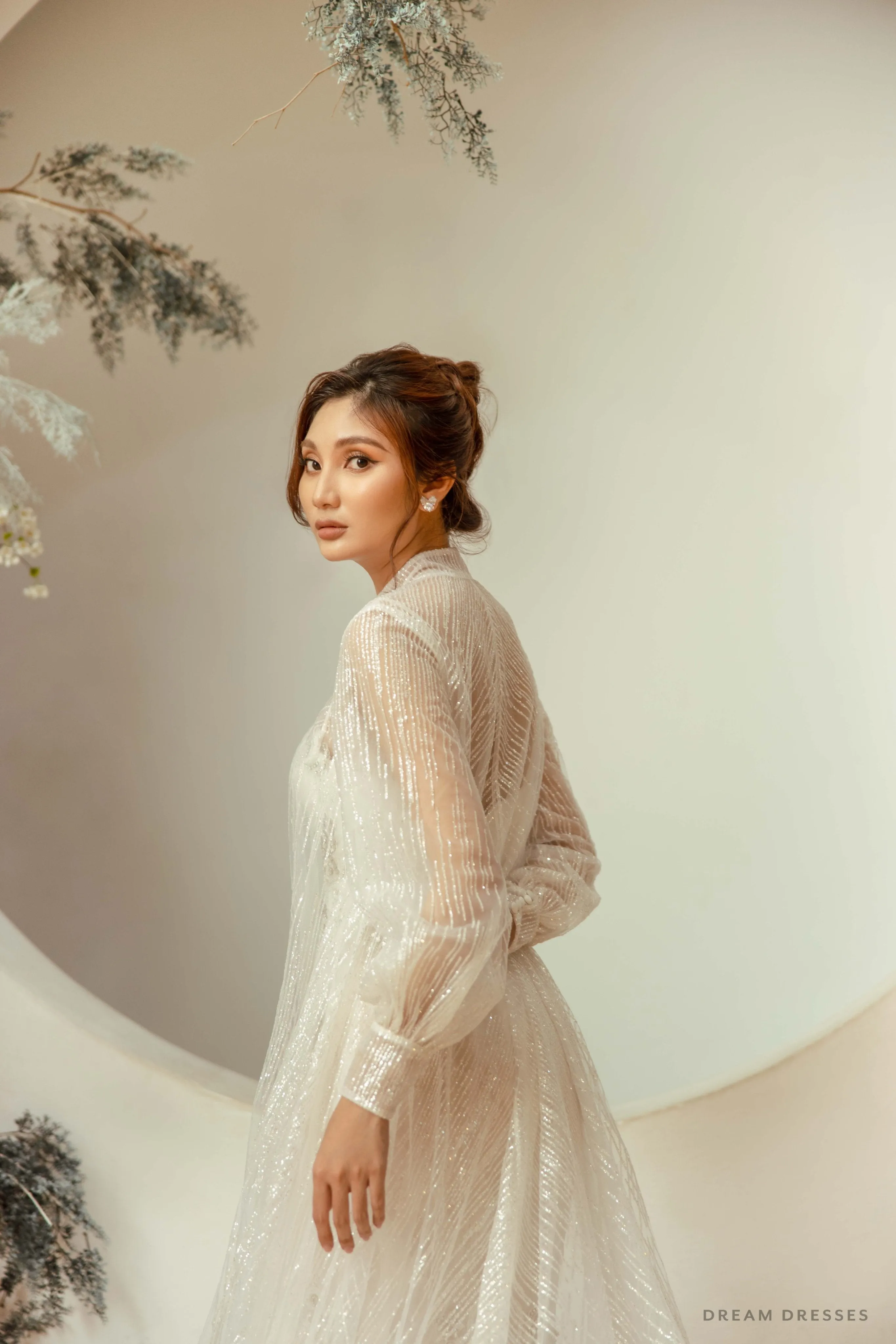 Long Sleeves Bridal Cape with Glittery Tulle (#CARLLA)