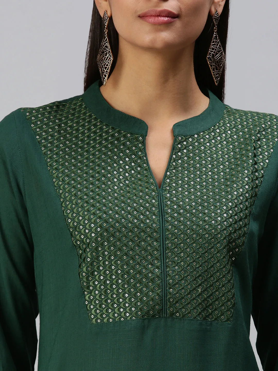 Women's Green Solid Straight Kurti